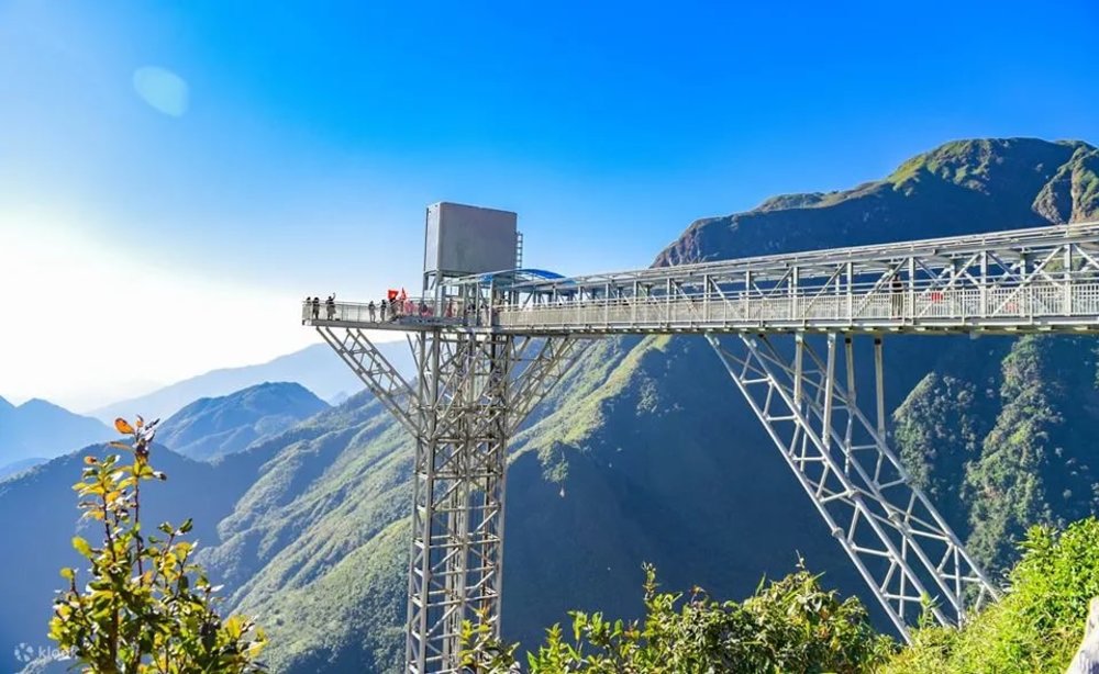 越南沙壩景點推薦|龍雲玻璃天空步道(Rong May Glass Bridge)