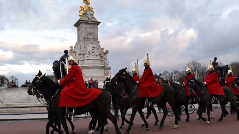  UK ロンドン バッキンガム宮殿　衛兵交代式