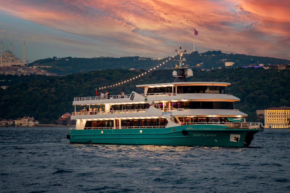 EN Turkey Istanbul Bosphorus Strait cruise