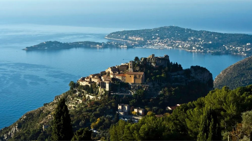 5. Journey through the Corniche Roads