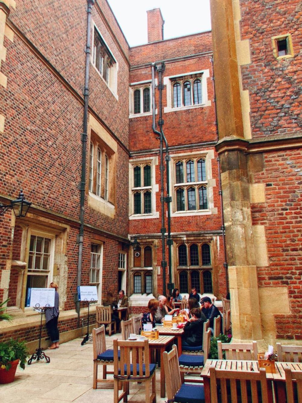 UK ハンプトン・コート宮殿 カフェ