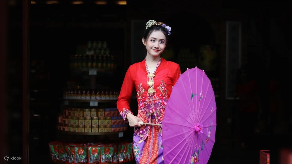 traditional costume experience in malacca