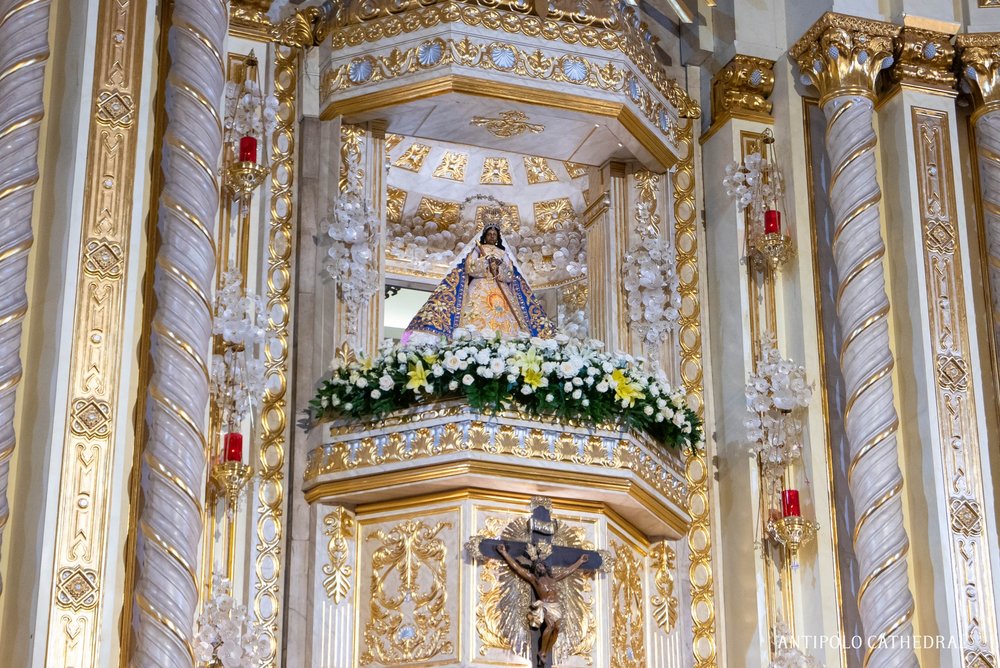 Altar design in Antipolo Cathedral