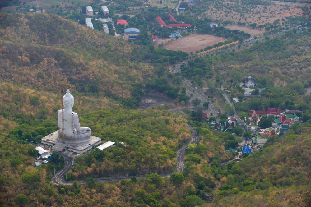 เครดิตภาพ: เขาวงพระจันทร์ บนเว็บไซต์ thai.tourismthailand.org