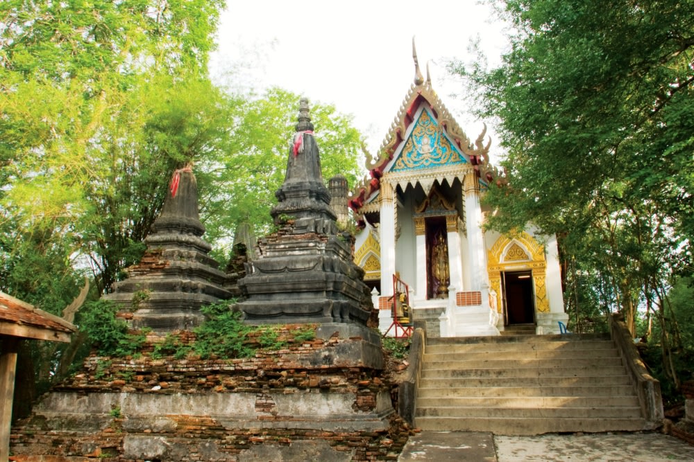 เครดิตภาพ: วัดเขายี่สาร บนเว็บไซต์ thai.tourismthailand.org