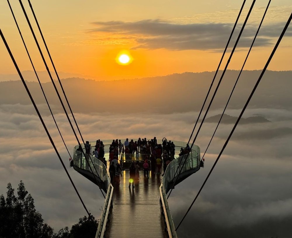 เครดิตภาพ: Skywalk อัยเยอร์เวง - อนุสาร อ.ส.ท. บน Facebook