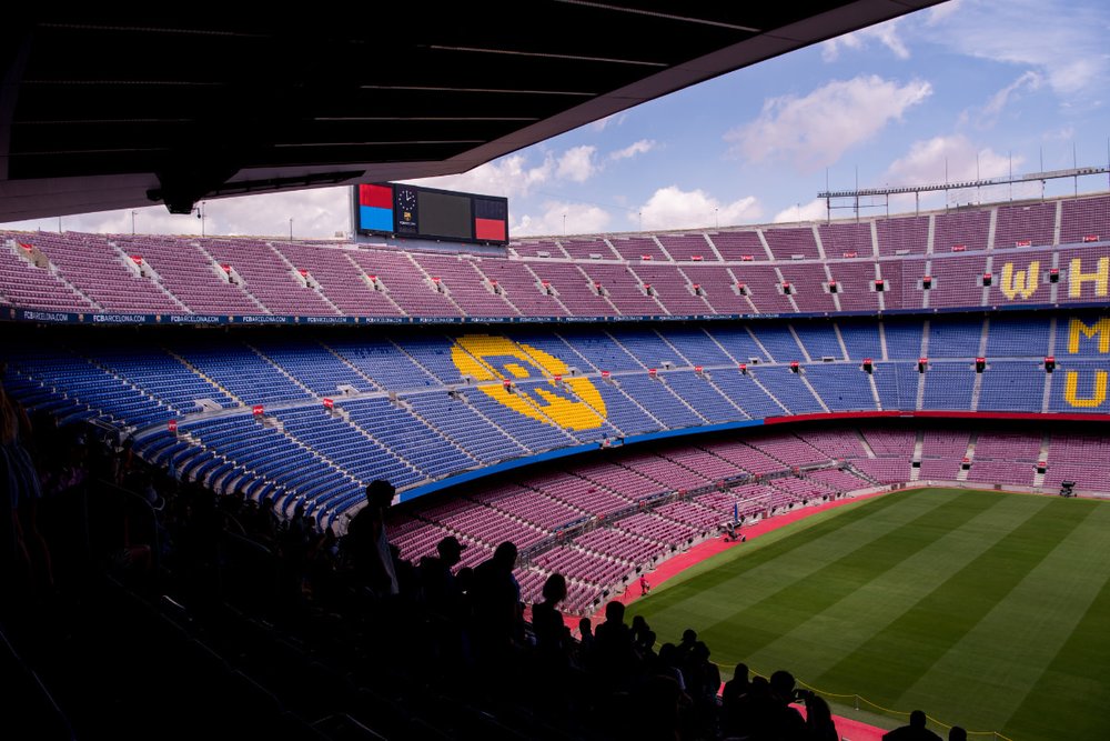 Sống Trọn Đam Mê Tại Sân Vận Động Camp Nou Của FC Barcelona