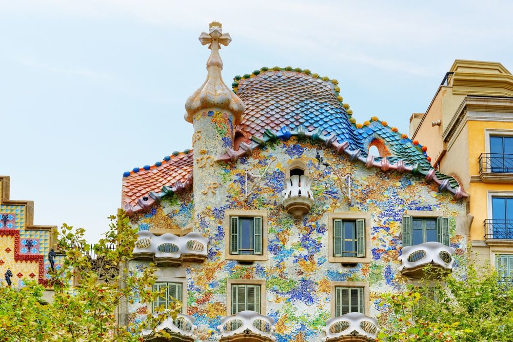Tòa Nhà Casa Batllo - Biểu Tượng Kiến Trúc Barcelona