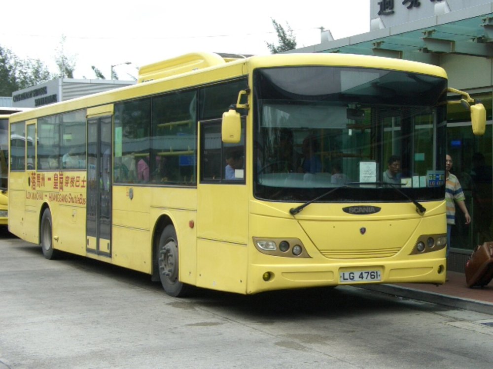 落馬洲口岸交通 , 落馬洲-皇崗過境穿梭巴士服務(皇巴士)