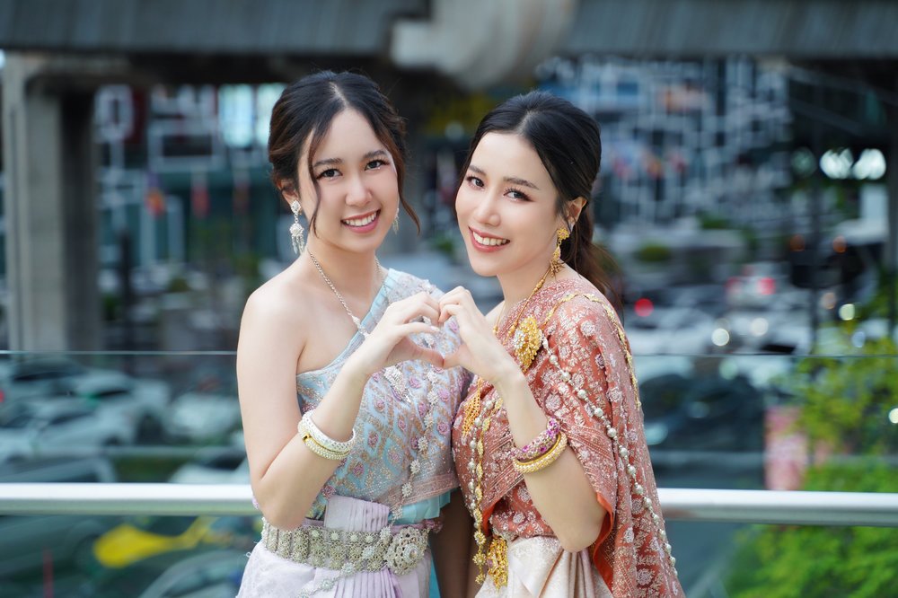 MY EN thai costume rental bangkok