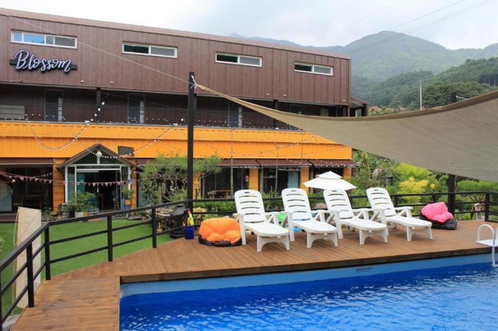 Các khách sạn gần The Garden Of Morning Calm