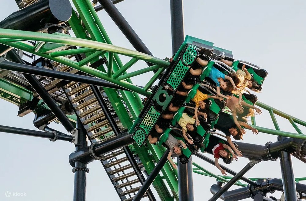 ゴールドコースト ワーナーブラザース ムービーワールド グリーンランタンコースター(GREEN LANTERN COASTER)