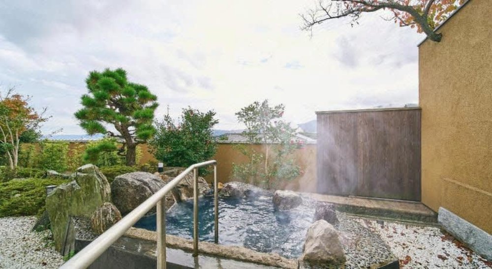 別府溫泉酒店推介, 神和苑 旅館 (Kannawaen)