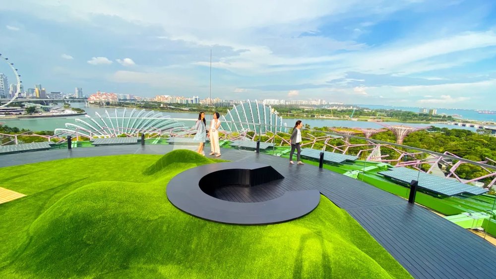 What is the best time to visit Gardens by the Bay?