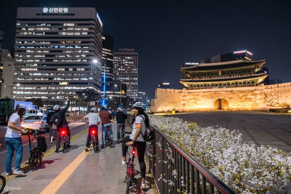 Đạp Xe Điện Tham Quan Chợ Gwangjang