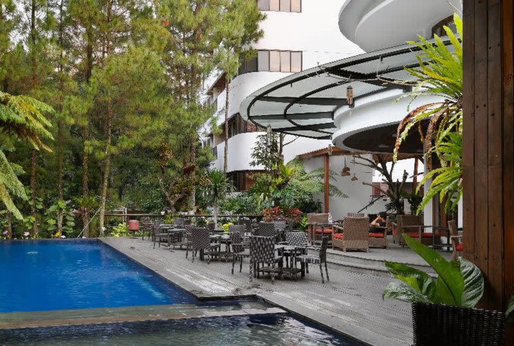 House of Sangkuriang Hotel Bandung - Swimming Pool