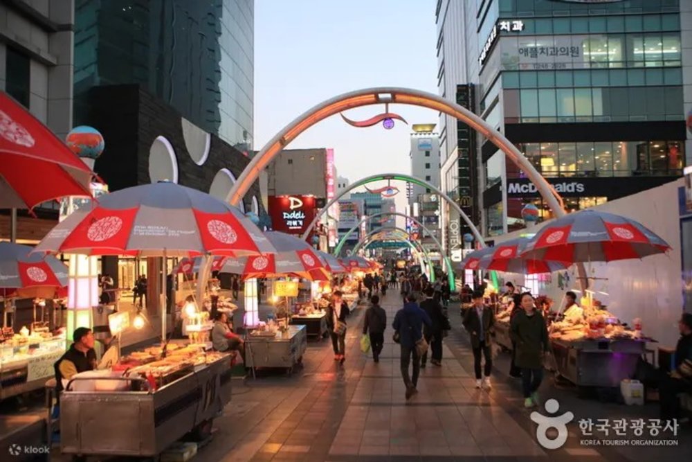 釜山南浦洞推薦景點｜BIFF廣場