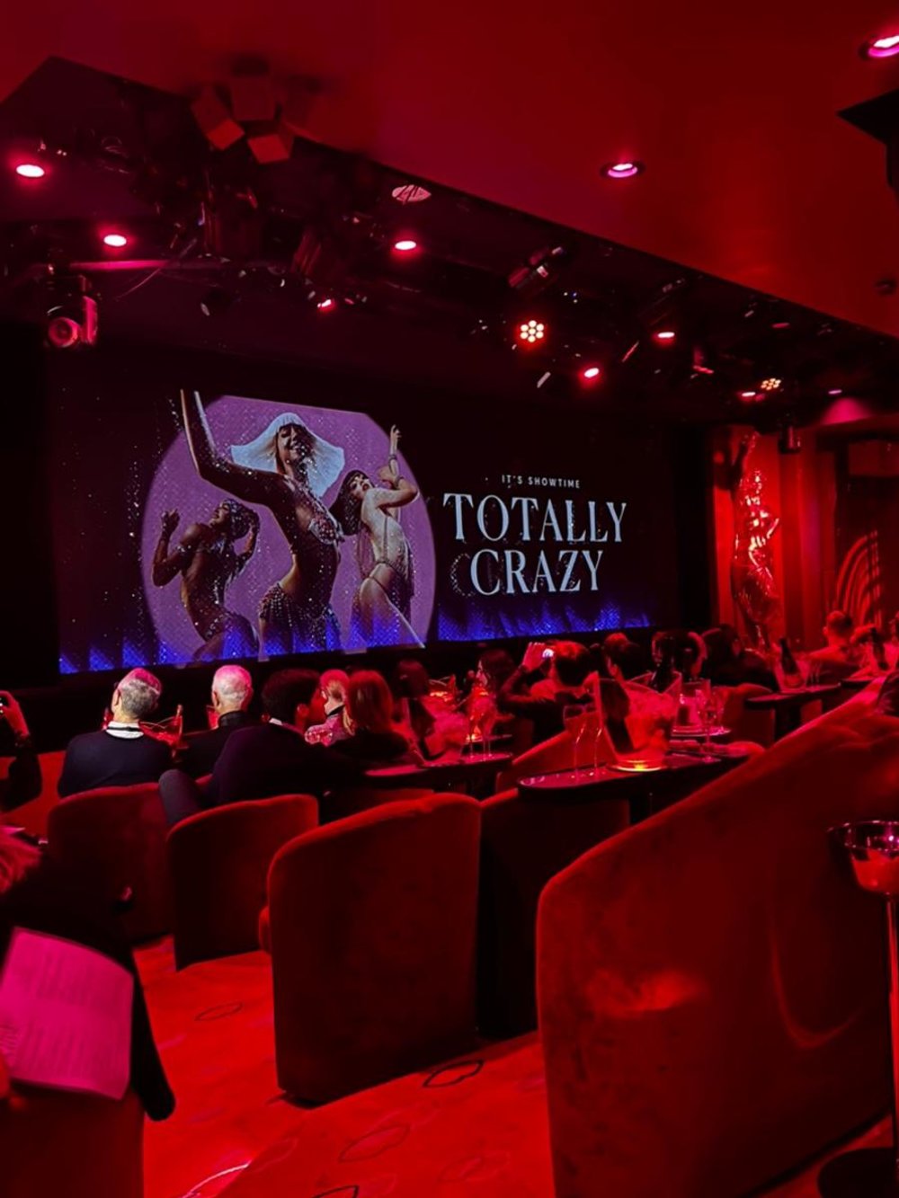 パリ クレイジーホース