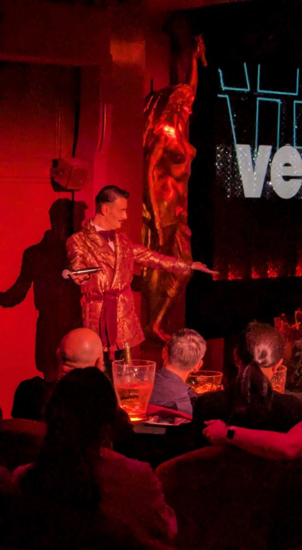 パリ クレイジーホース