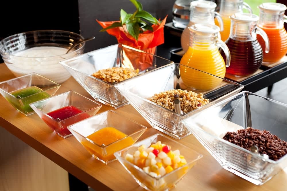 上野公園光芒飯店｜各式飲品、優格、燕麥自由取用