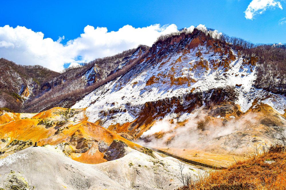 hokkaido road trip itinerary Jigokudani Hell Valley