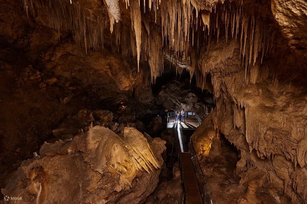 perth road trip itinerary cave