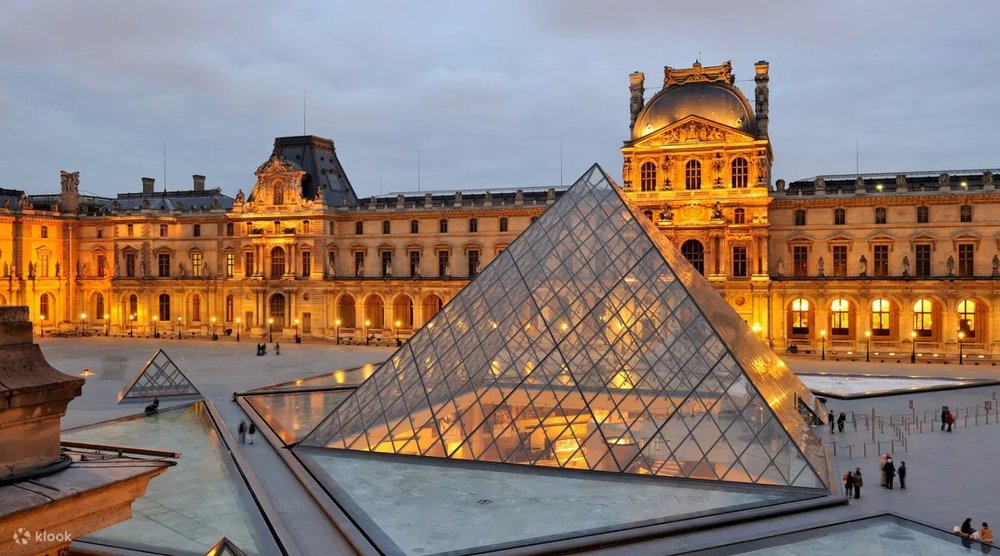 Louvre Museum at night
