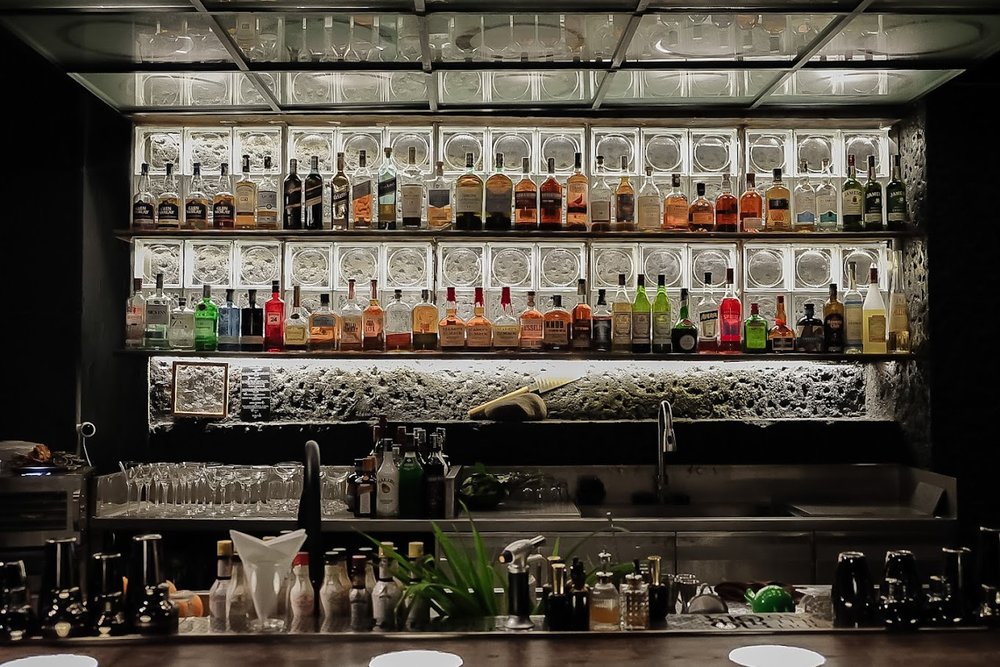 On The Rocks Cocktail Bar