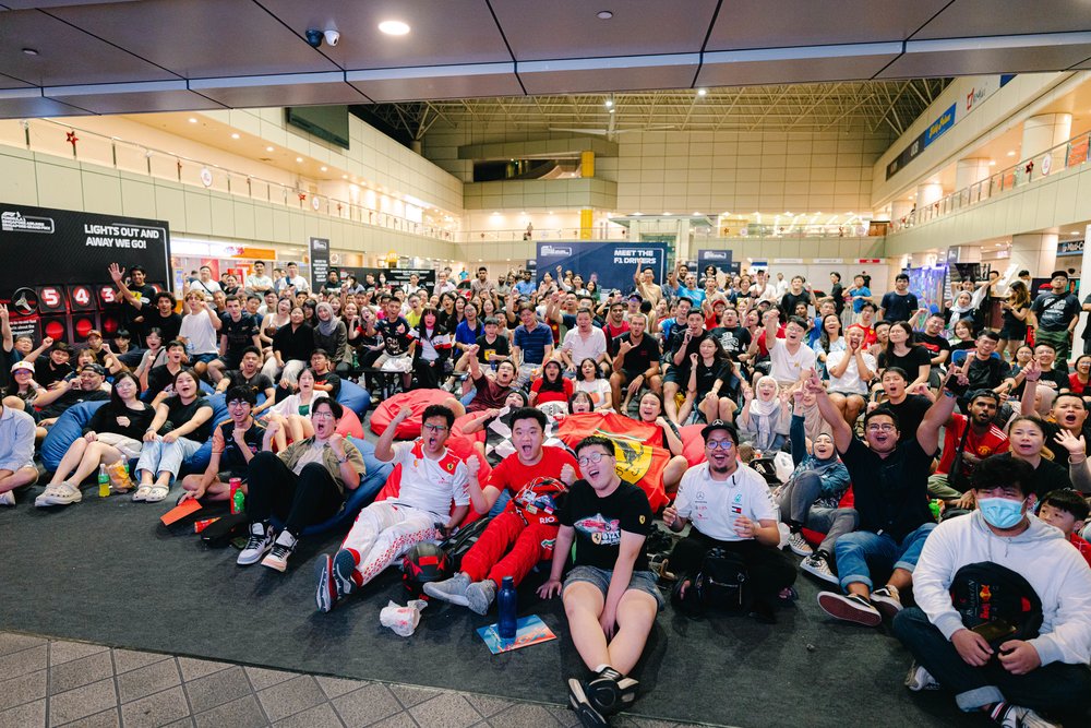 Singapore Grand Prix 2024 - Formula 1 fans at #RevUpSG Festivals with F1 Live Screenings