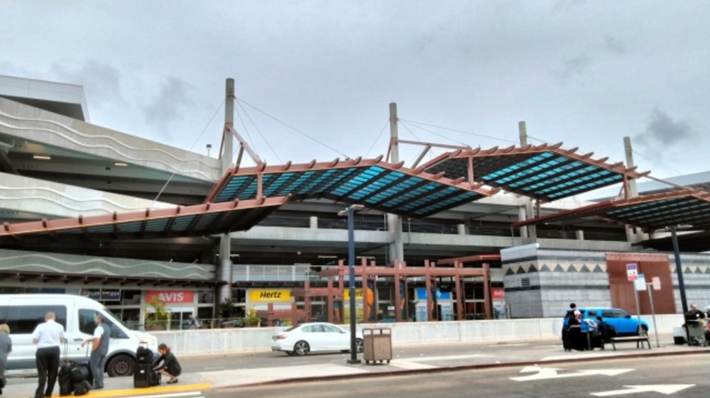 レンタカー レンタカーセンター