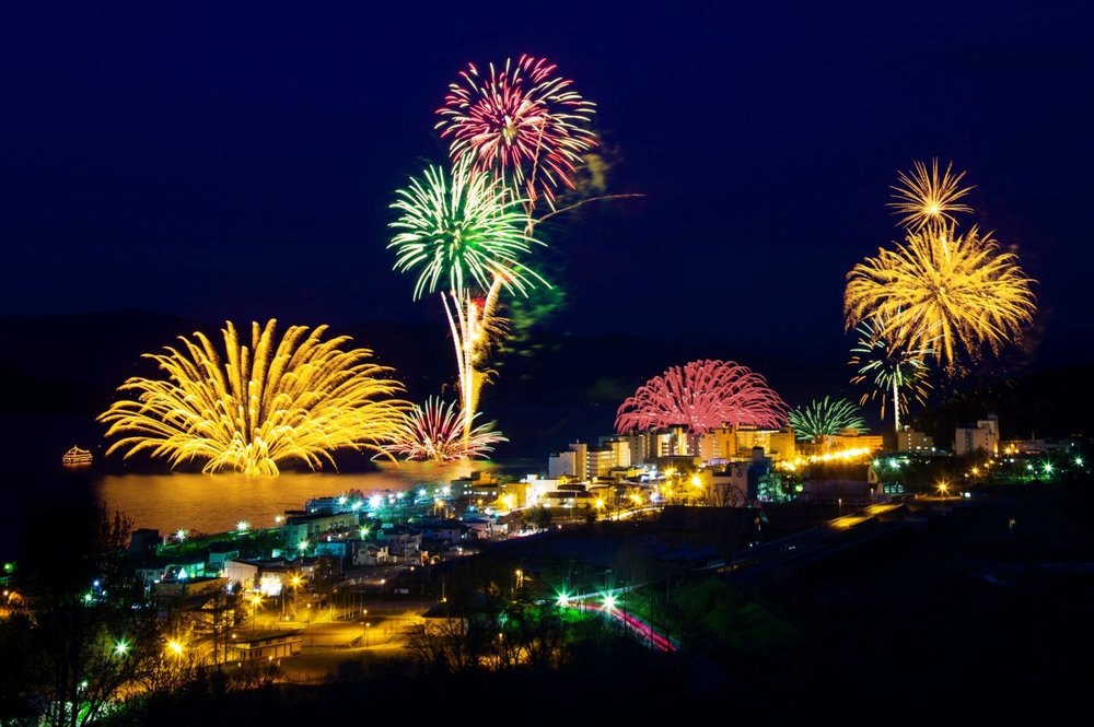 photo of Lake Toya fireworks display in Sapporo