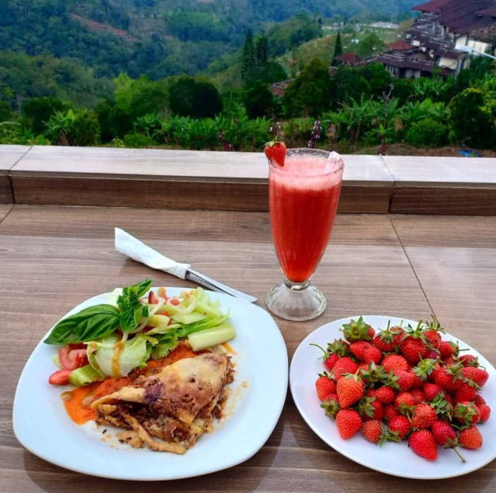 Photo credit: @balistrawberrybedugul on Instagram