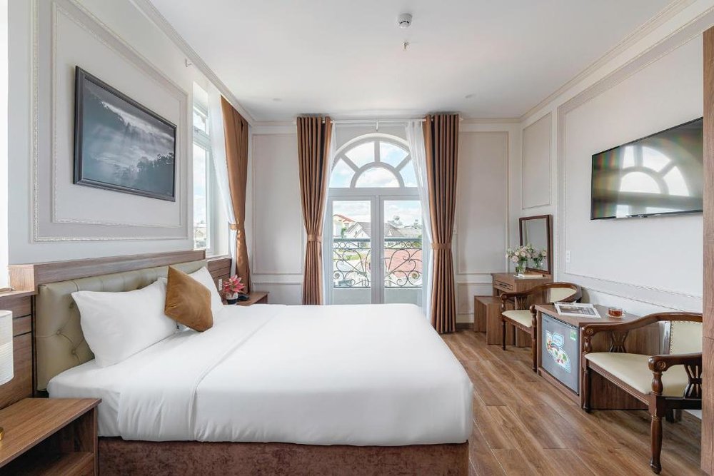 Khách Sạn Pine View Đà Lạt