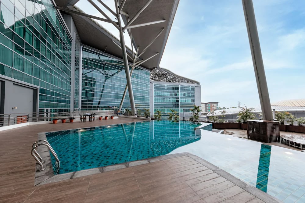 MY raia hotel and convention centre kuching