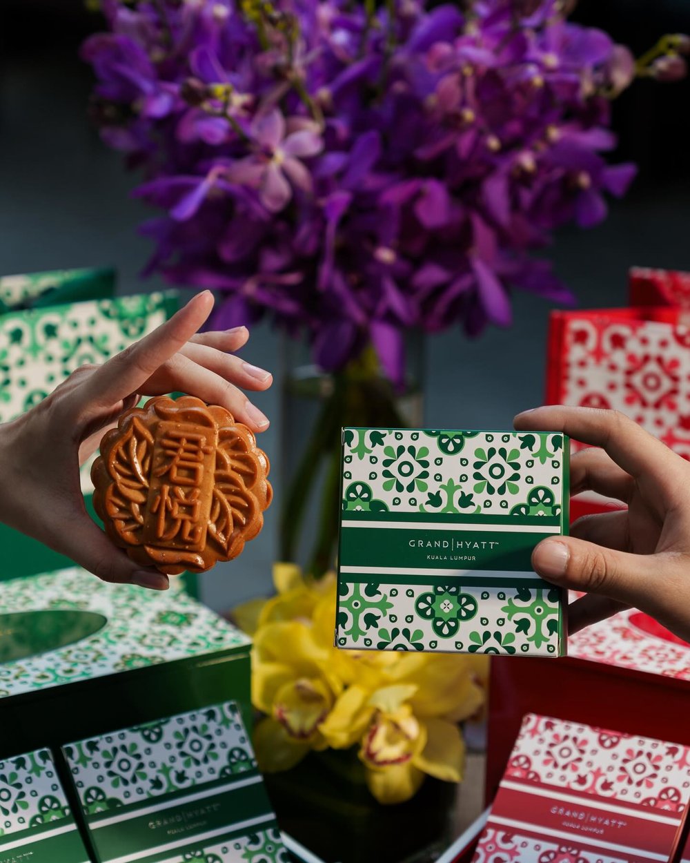 Grand Hyatt Kuala Lumpur order mooncake set online Malaysia