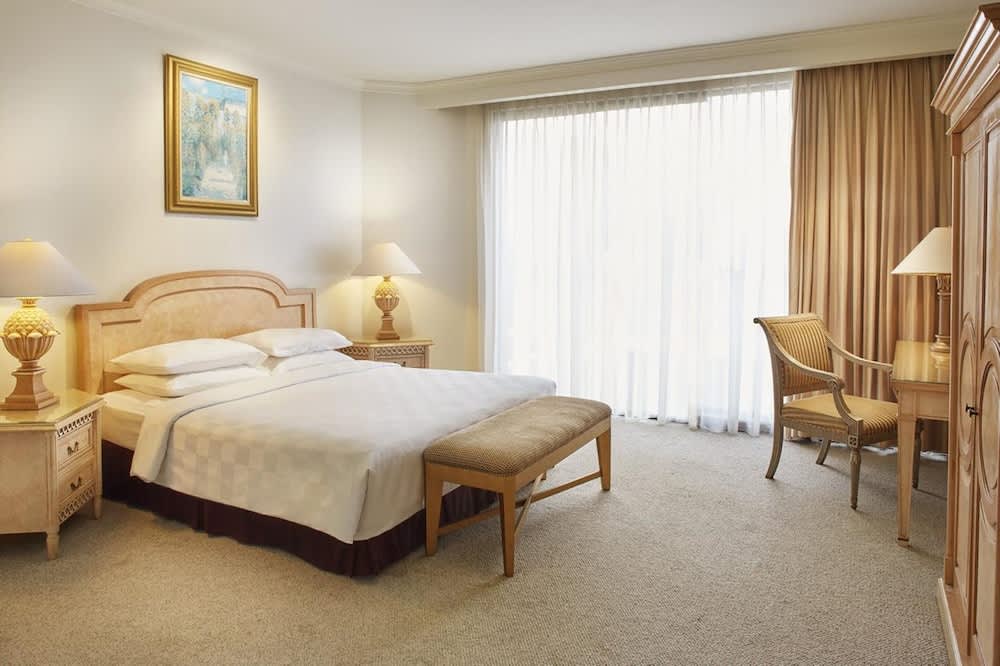 Aryaduta Suites Semanggi - Bedroom