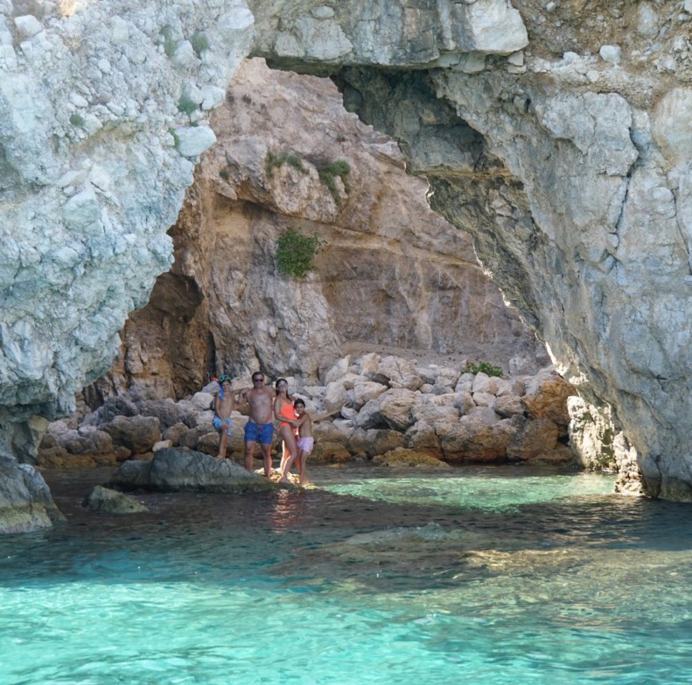family enjoying Kamini beach