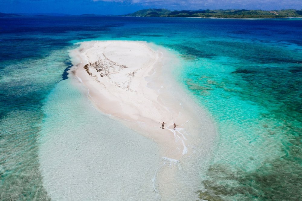 Đảo Naked Island, Daku Và Guyam