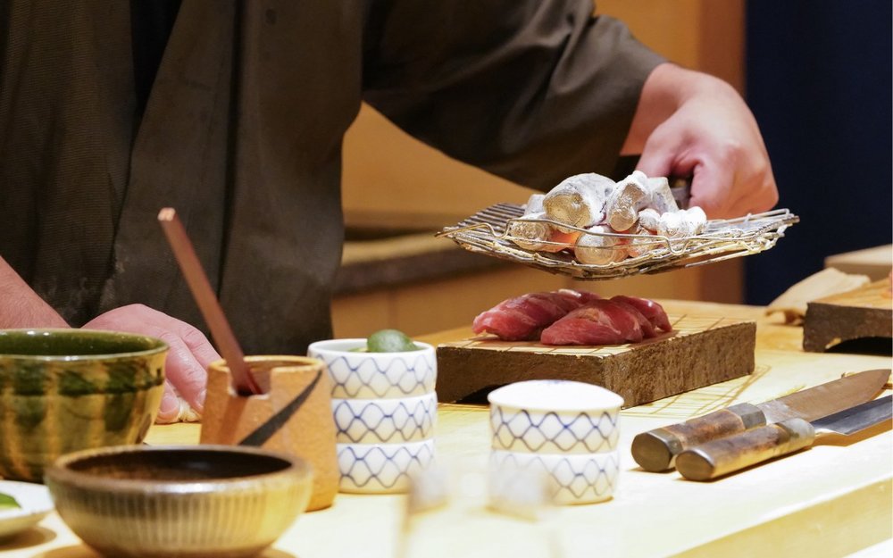 Ngồi Gần Và Tương Tác Với Đầu Bếp Tại Omakase