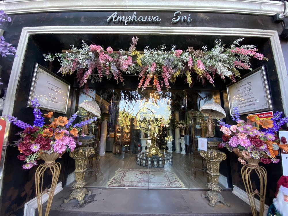 amphawa sri cafe entrance