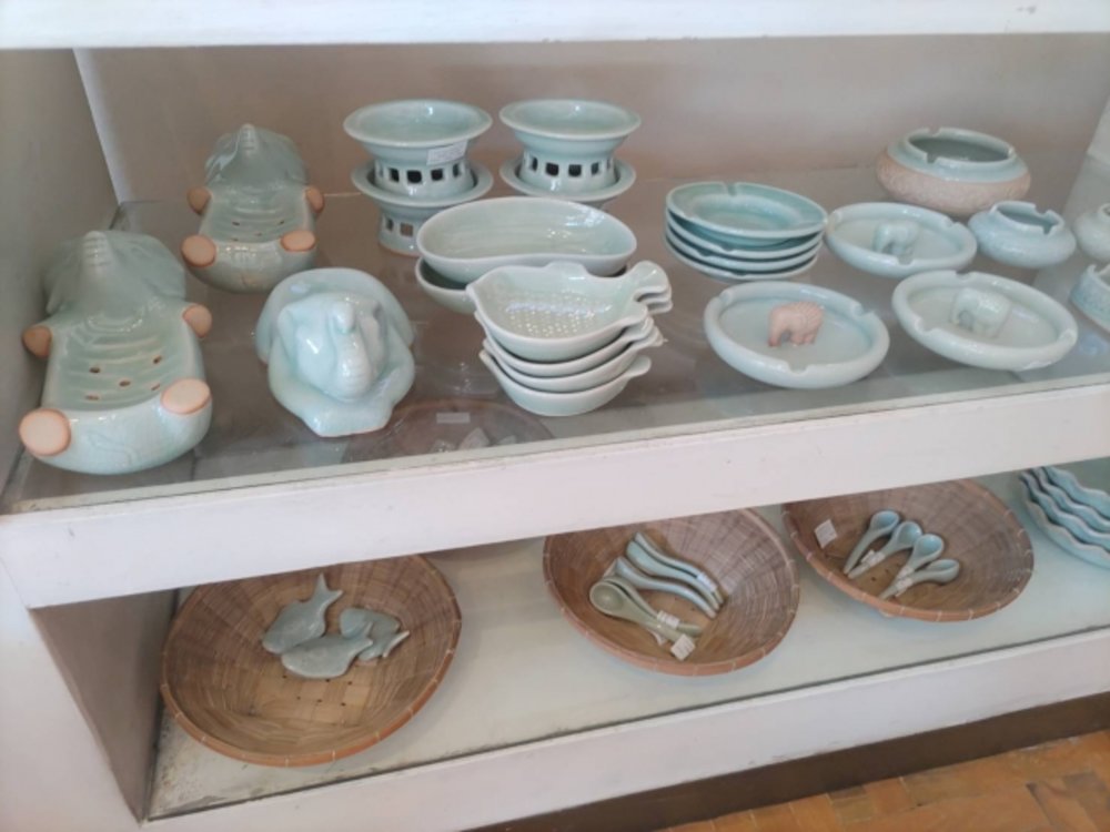 タイのセラドン焼陶器