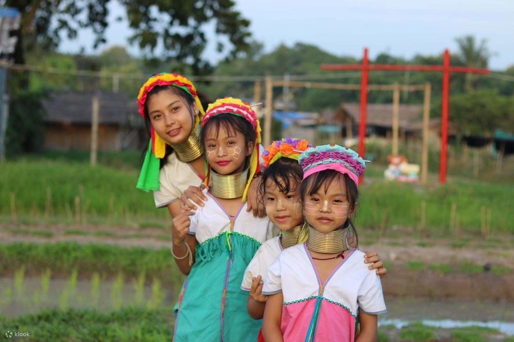 Ghé Thăm Làng Cổ Dài Tại Chiang Mai