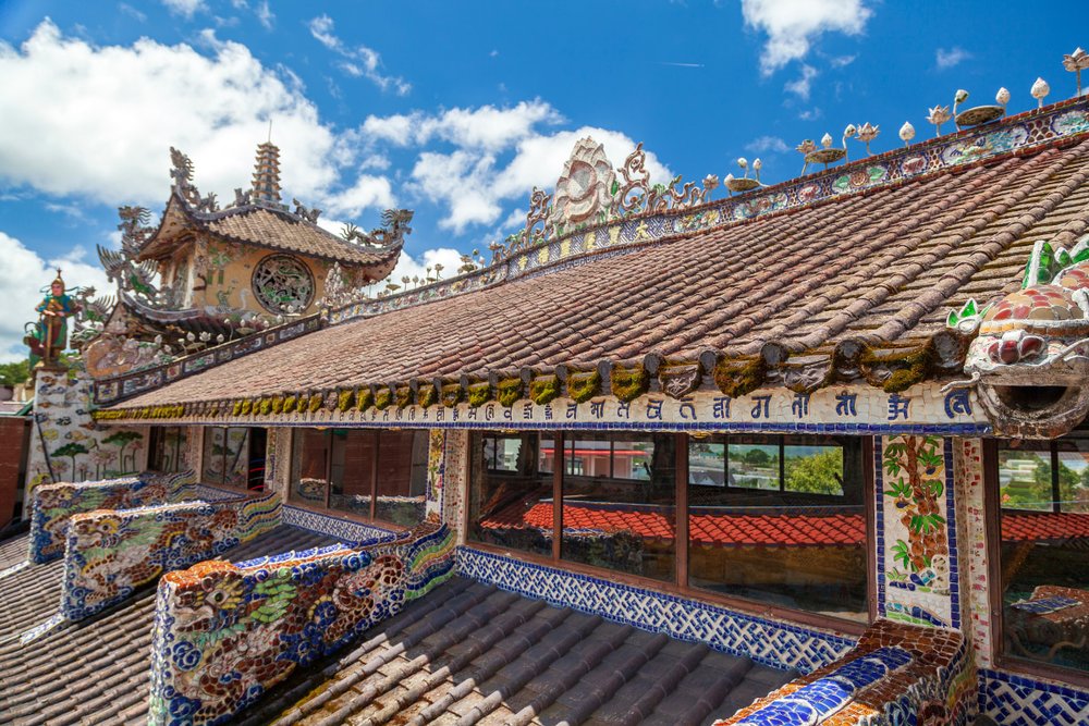 Kinh Nghiệm Tham Quan Chùa Linh Phước Đà Lạt