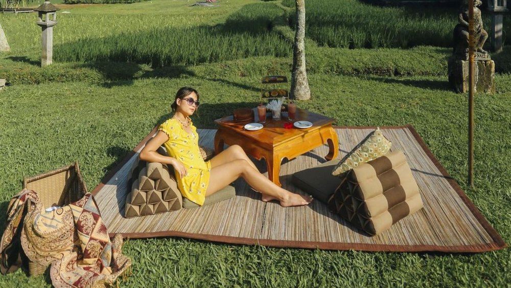 Your afternoon tea goes hand-in-hand with fabulous views of Ubud’s rice paddies.  Image credits: @rraquel12 on Instagram