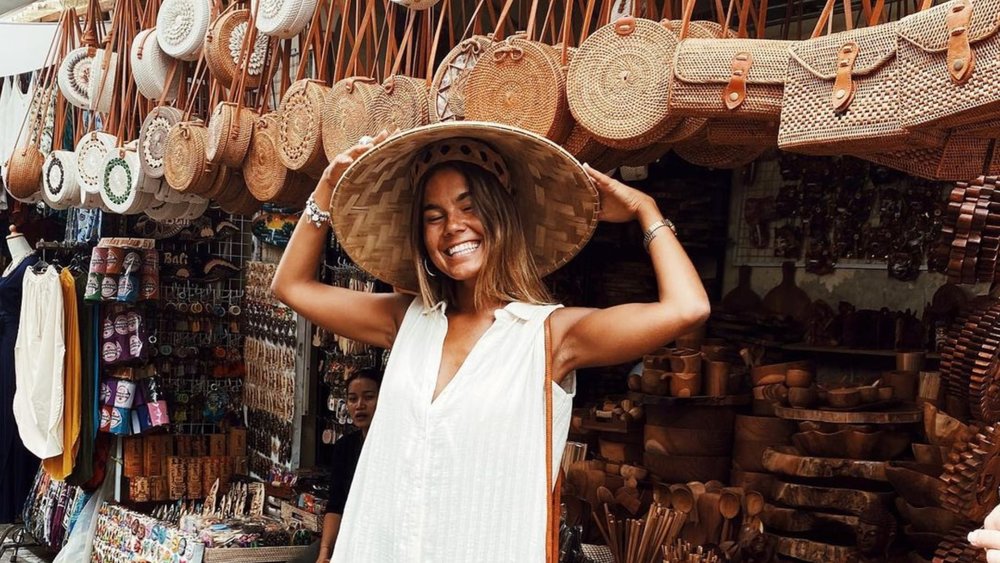 The Ubud Market features plenty of stalls that sell the iconic Bali bag.  Image credits: @franchubavio on Instagram