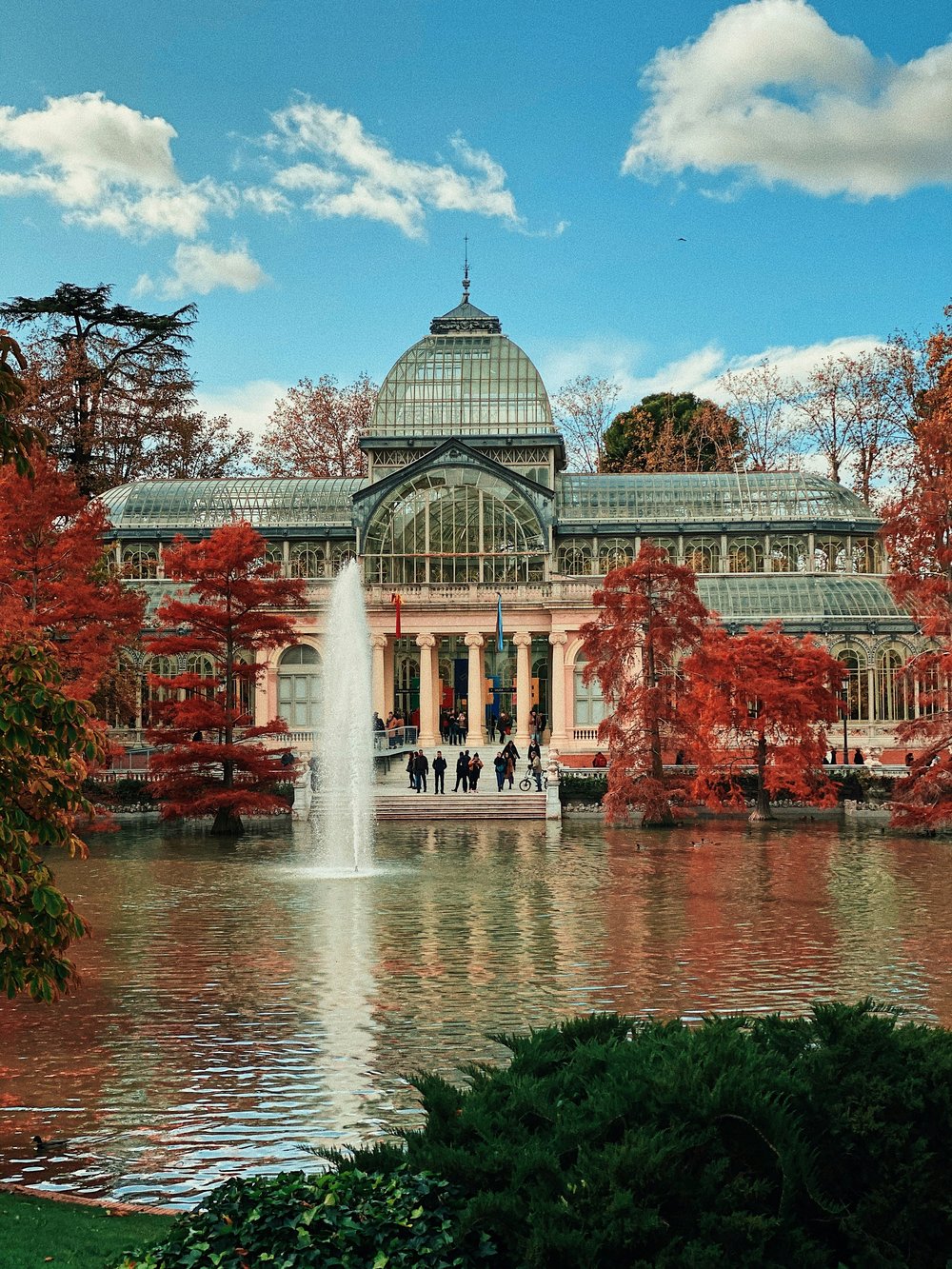 facade of crystal palace at retiro park
