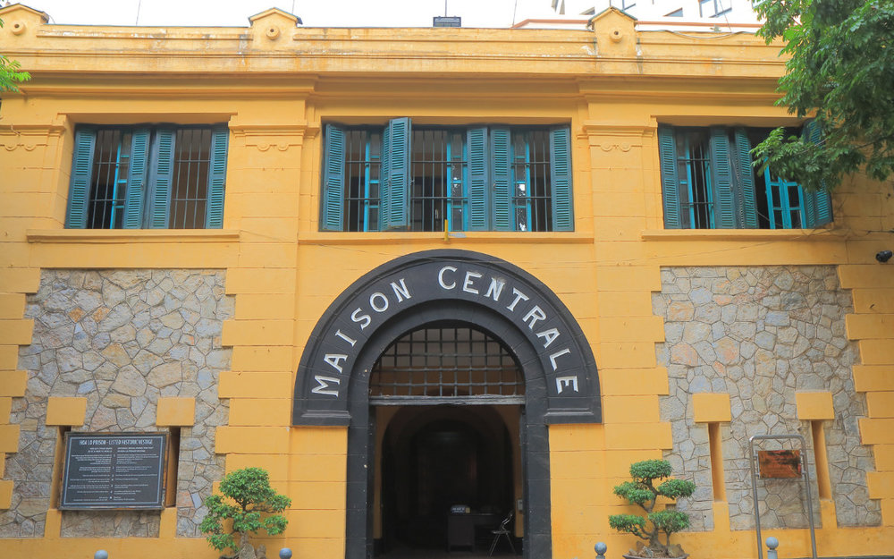 Nhà Tù Hỏa Lò - Di Tích Lịch Sử Nổi Tiếng Hà Nội