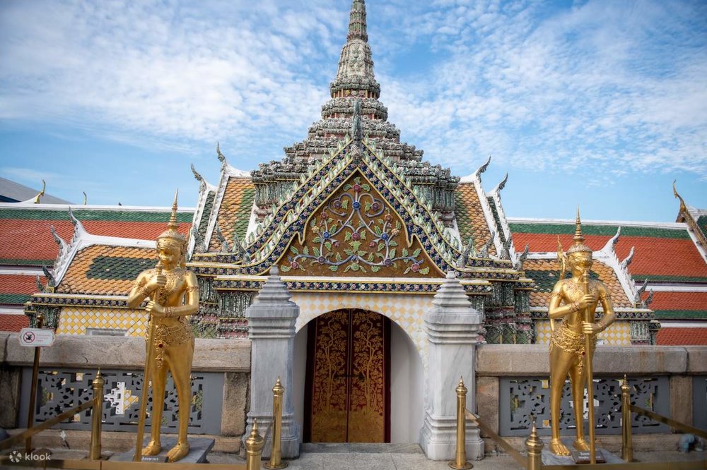 Check-In Cùng Bảo Tháp Trung Tâm Phra Prang