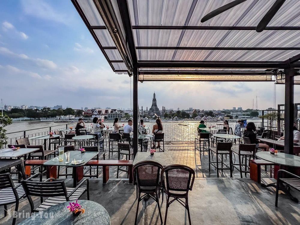 The Deck By Arun Residence