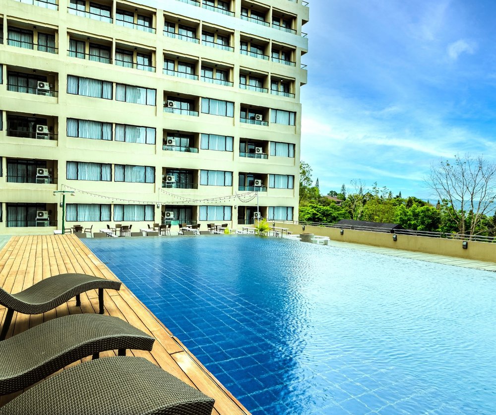 Swimming pool area in Canyon Woods Resort Club